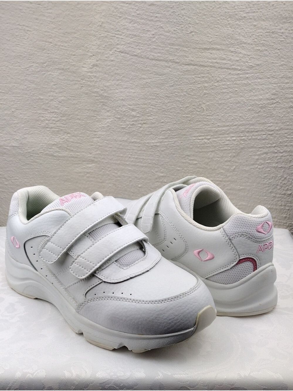 Apex V952 White Soft Napa Leather Two Hook Loop Strap Upper Pods Sole Sneaker